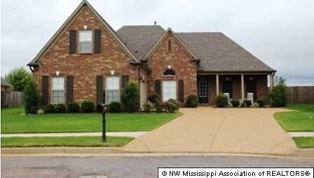 2nd image of 1854 Lindsey Ln