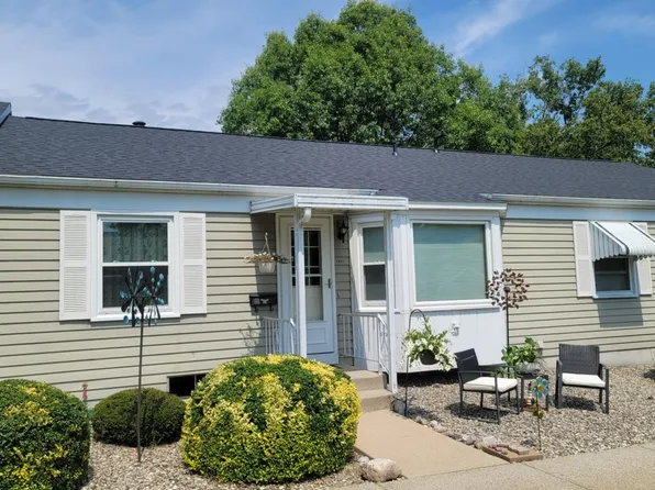1027 Village Ln #219, Jenison, MI 49428