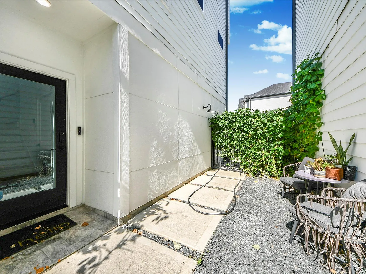 3 bed, 3.5 bath, 1808 sqft, $2,950 — Photo 3