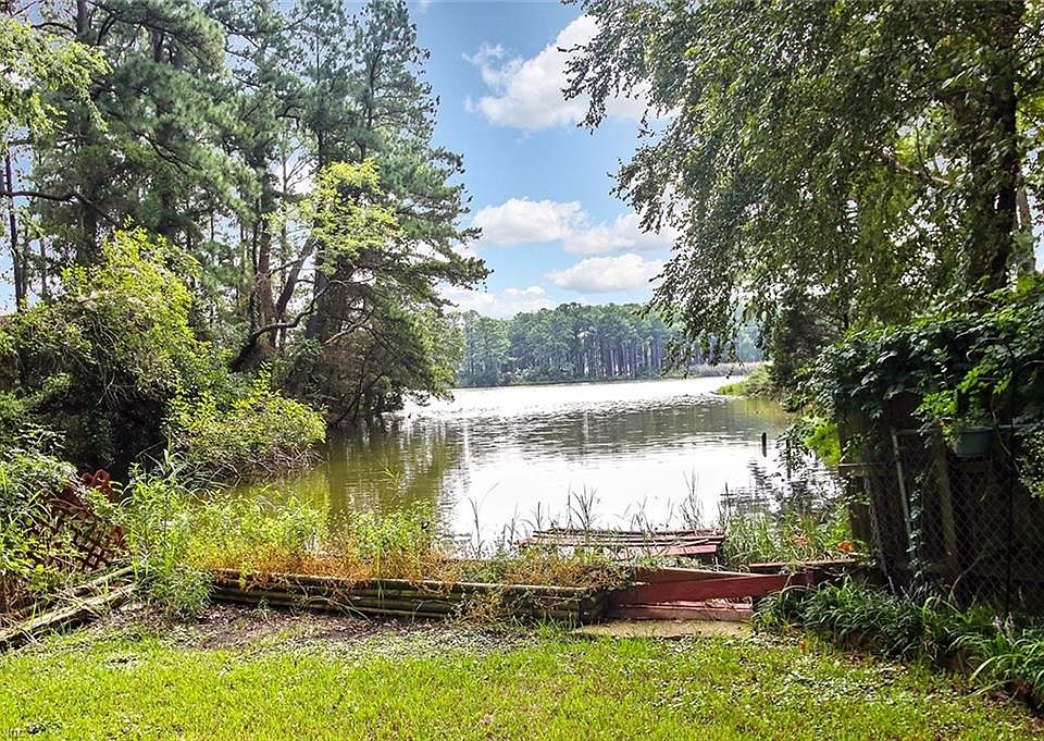 This Gem is tucked away in the peaceful Granby Shores neighborhood on a private lot with views and access to Mason Creek!