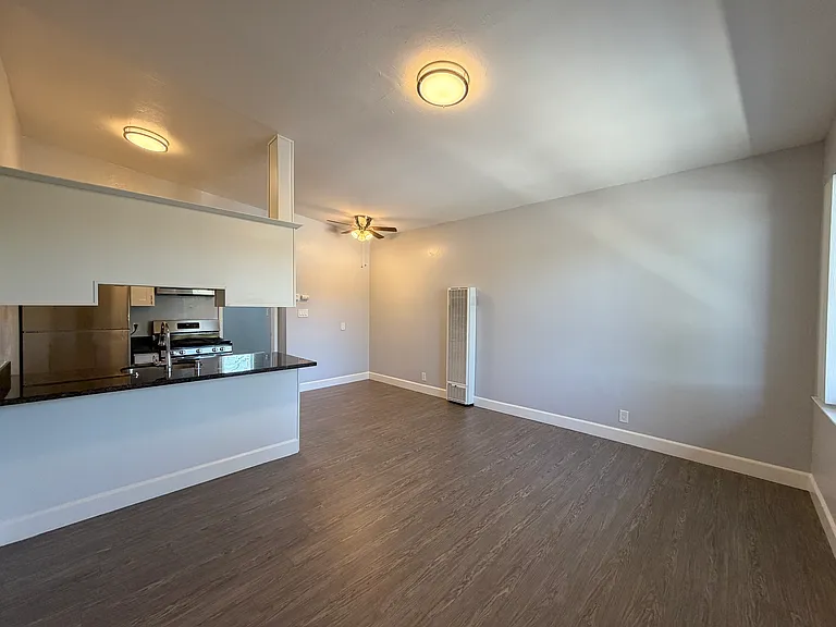 Tahoe Terrace Apartments — Photo 6