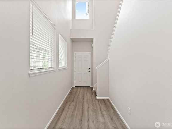 3rd image of 19802 137th Avenue E