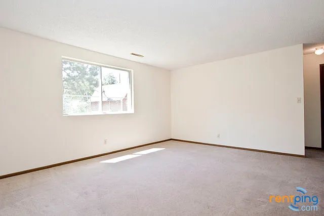 Building Photo - 1448 Mulberry St #2