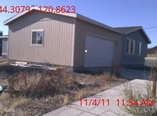 585 SE C St, Madras, OR 97741