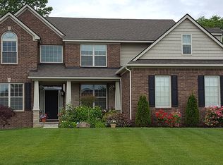 25775 Coach Ln, South Lyon, MI 48178