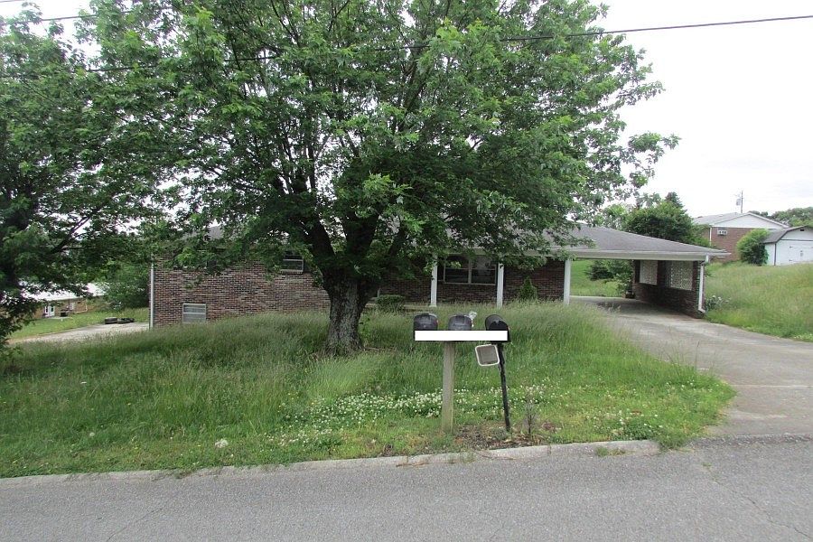 1st image of 1143 Grand Dr