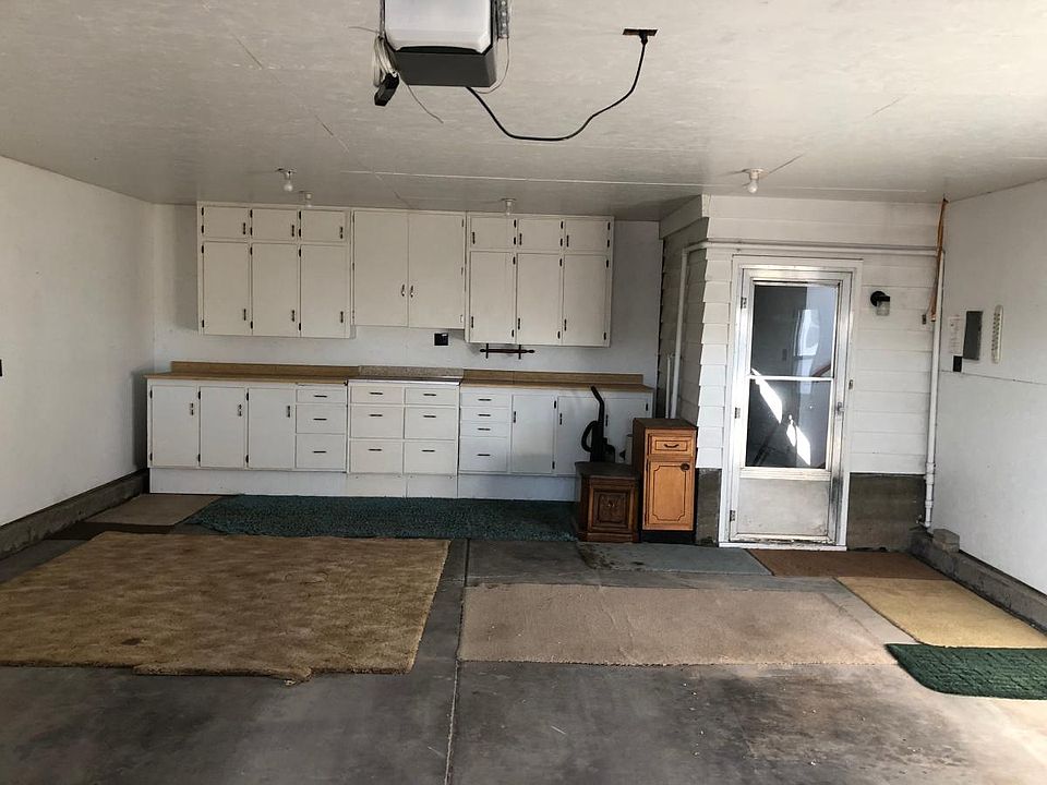 Storage in 2 car garage