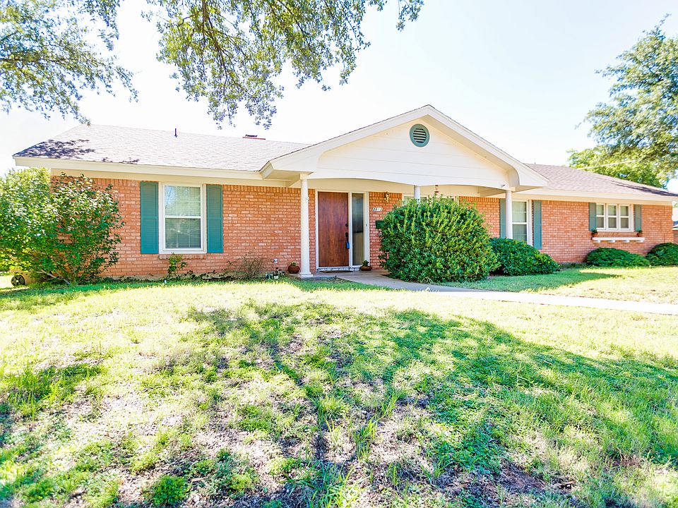 1st image of 2813 Tanglewood Dr