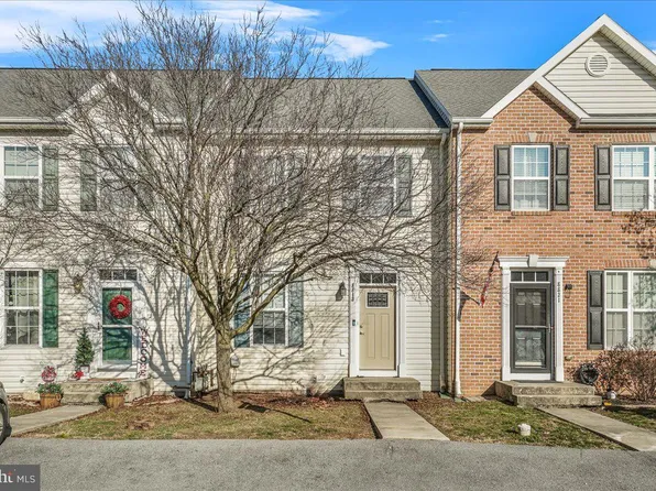 8813 Hillside Way, Waynesboro, PA 17268