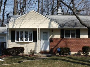 100 Janelin Dr, Glen Burnie, MD 21061