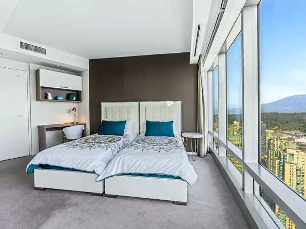 1151 W Georgia St #4806, Vancouver, BC V6E 0B3