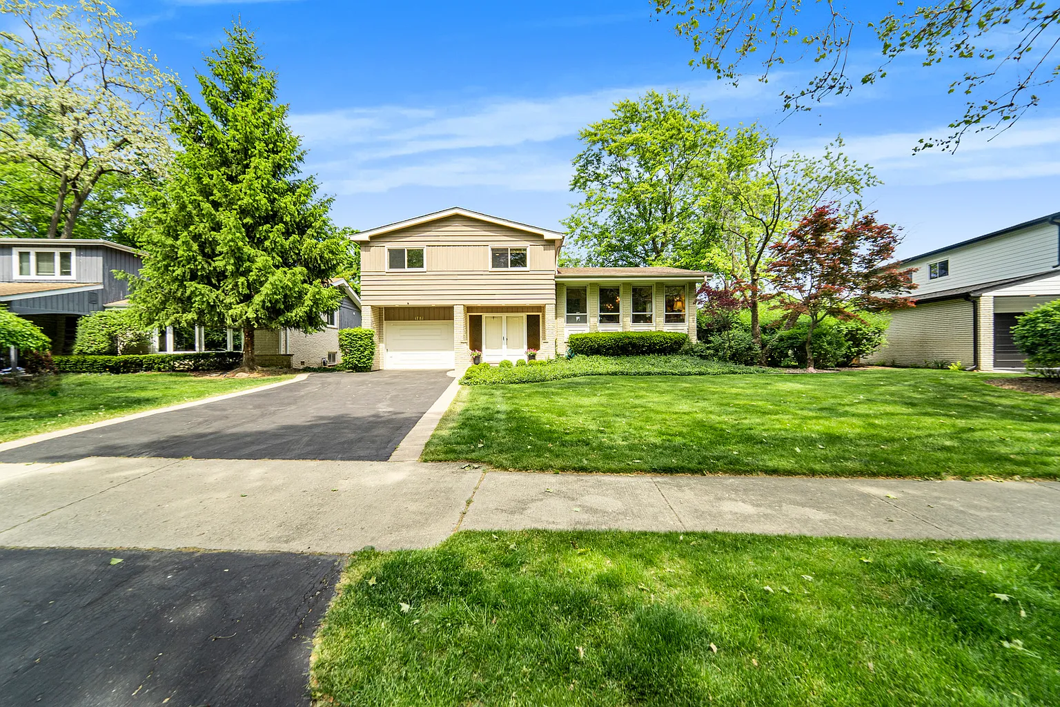 1781 Cavell Ave photo 1