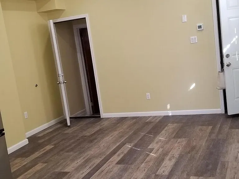 1120 Locust St #101 — Photo 3