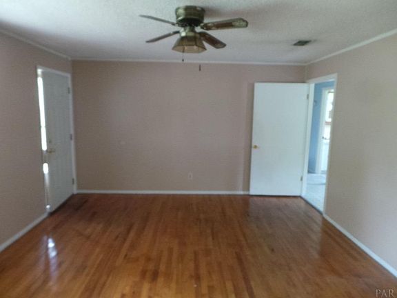 3rd image of 930 J E Boyd Ln