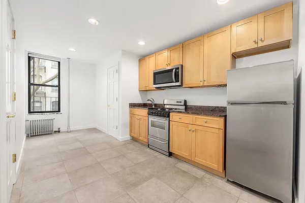 Rented by Douglas Elliman | media 10