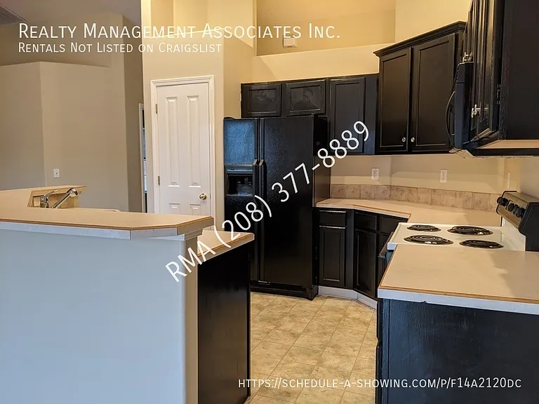 13426 W Acorn St — Photo 9