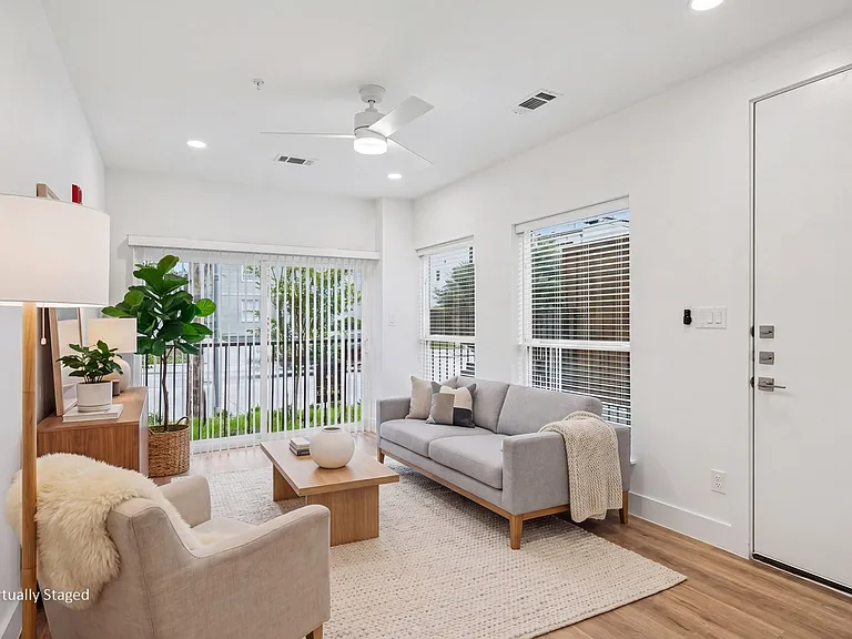 2217 N Fitzhugh Ave #101 — Photo 11