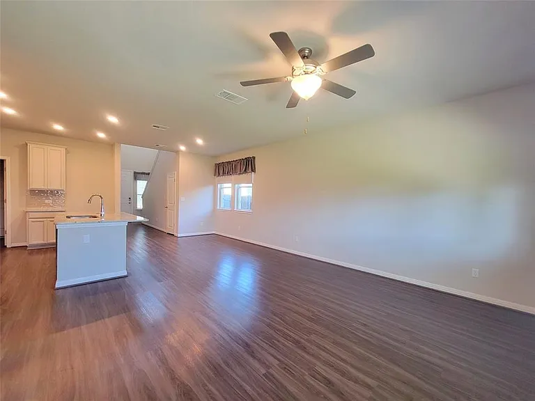 220 Mountain Valley St — Photo 9