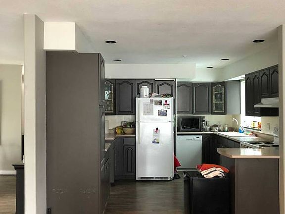 2nd image of 1185 W 16th Ave