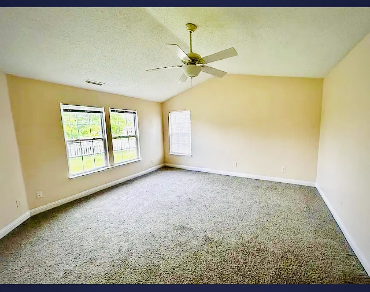 4 bed, 2718 sqft, $2,499 — Photo 2
