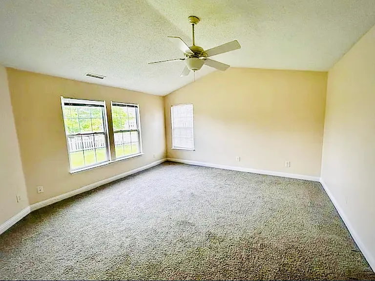 6210 Palomar Cir — Photo 2
