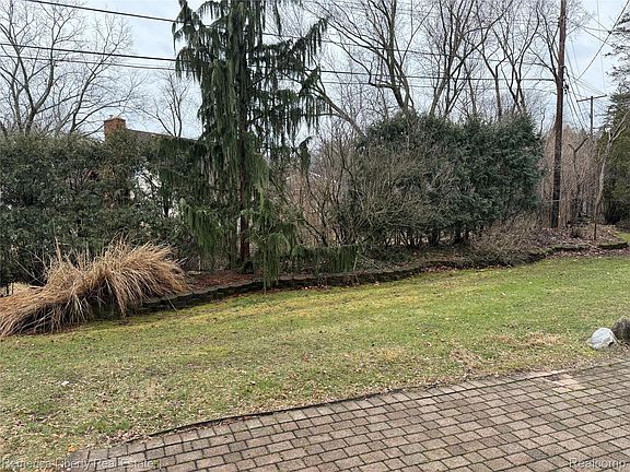 4th image of 464 Welch Rd