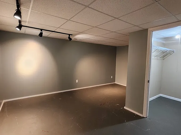301 Grove St — Photo 14