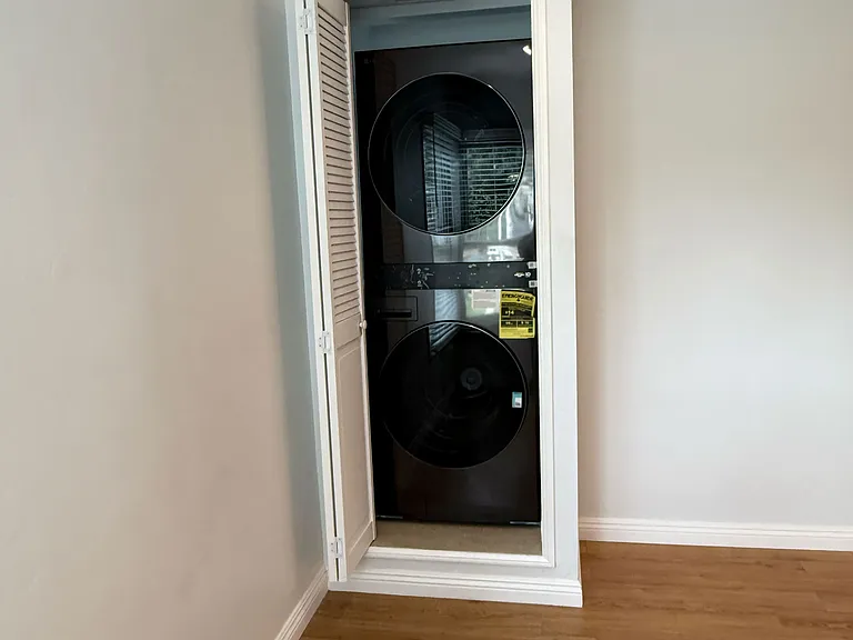 4123 1/2 W Toluca Lake Ave #4123-1/2 — Photo 8