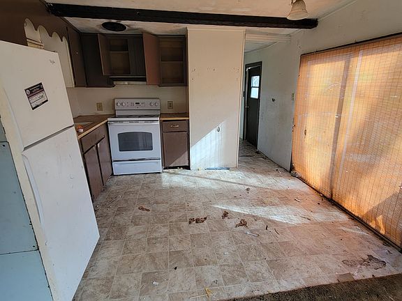 3rd image of 2478A Rocky Hollow Ln