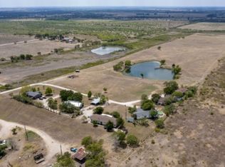 99 Roots Rd, Martindale, TX 78655