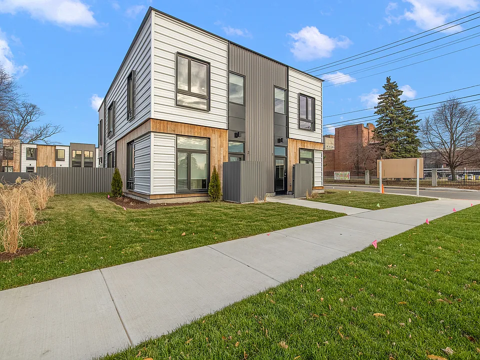 7631 E Lafayette St #21