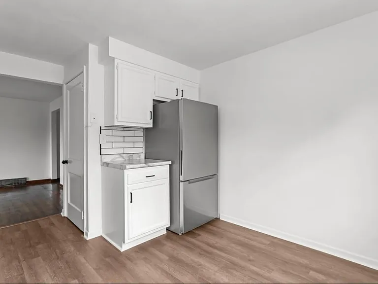 404 E Vaile Ave — Photo 5