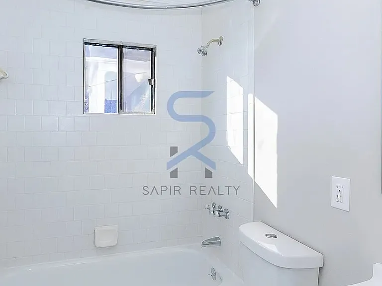 953 Washington St SW #11 — Photo 8