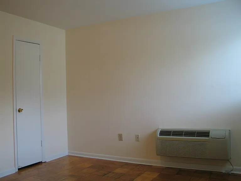 2117 N Cameron St #5 — Photo 9