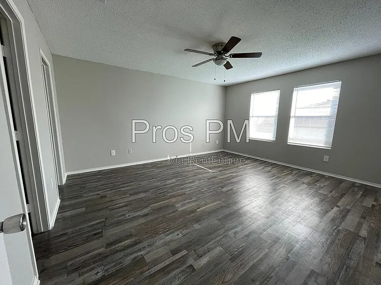 5013 Waterford Dr — Photo 4