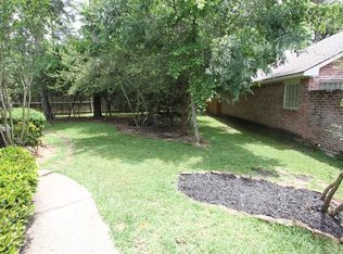 90 E Foxbriar Forest Cir, Spring, TX 77382