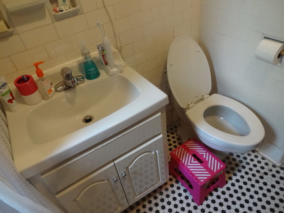 1st image of 2550 32nd St APT 2R