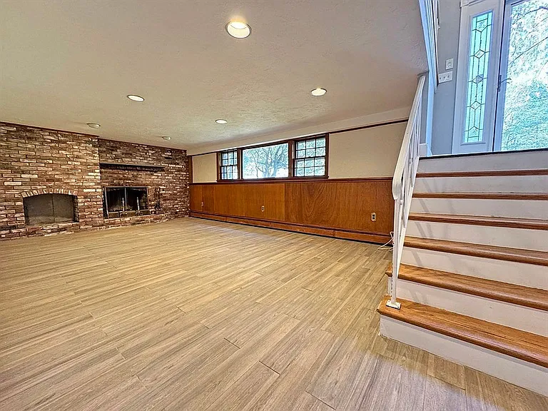 43 Sherburn Cir — Photo 32