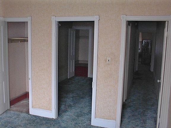 Front bedroom (room vw)