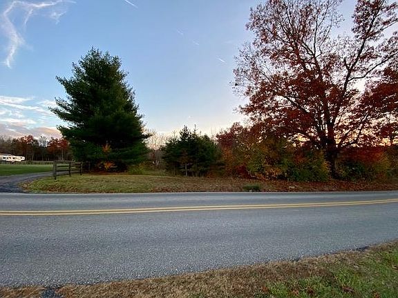 4th image of 1133 Howardsville Tpke