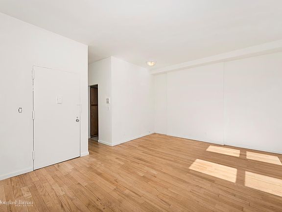 4th image of 4 W 121st St APT 6