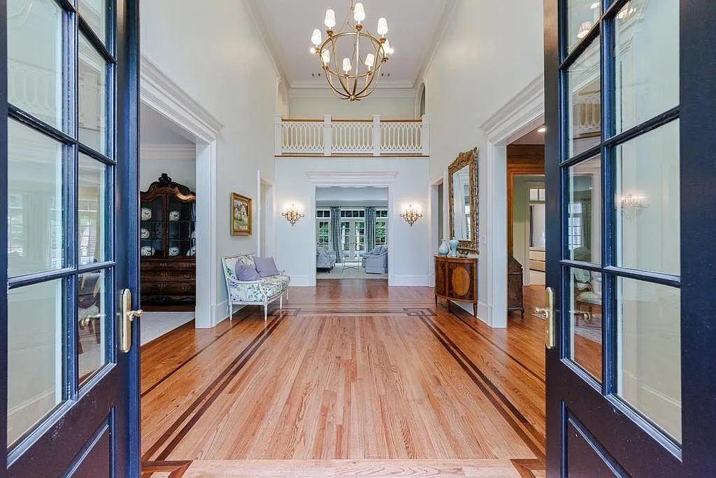 5 bed, 5.5 bath, 5240 sqft, $17,000 — Photo 3