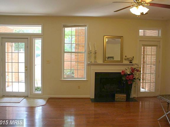 Entrance-Family room