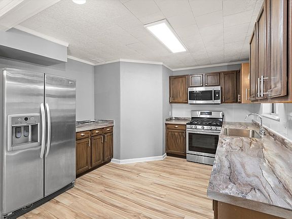5th image of 6 Morgan Cir