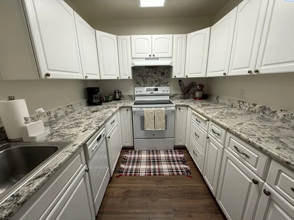 203 N Mill St APT 307, Colfax, WA 99111