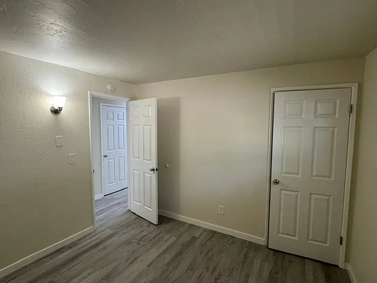 3007-3009 Juanipero Way — Photo 12