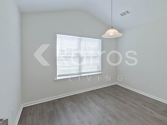 4th image of 108 Saint Phillip Way