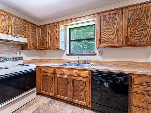 4th image of 1003 SE 11th St