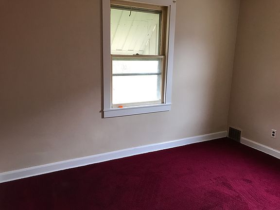 5th image of 840 W Highland Ave