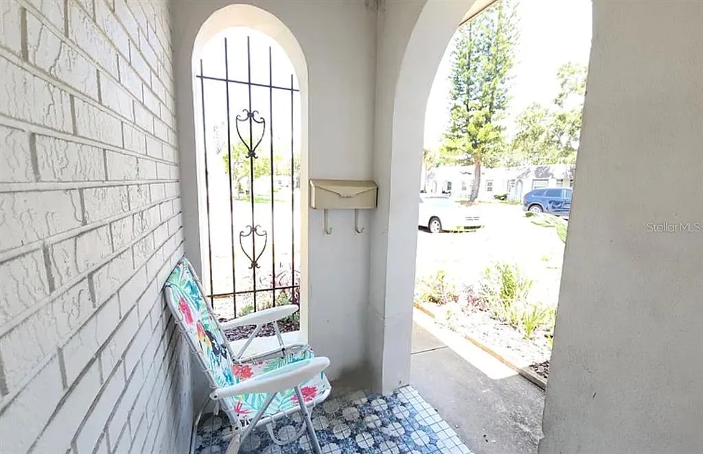 2 bed, 2.0 bath, 888 sqft, $1,250 — Photo 2
